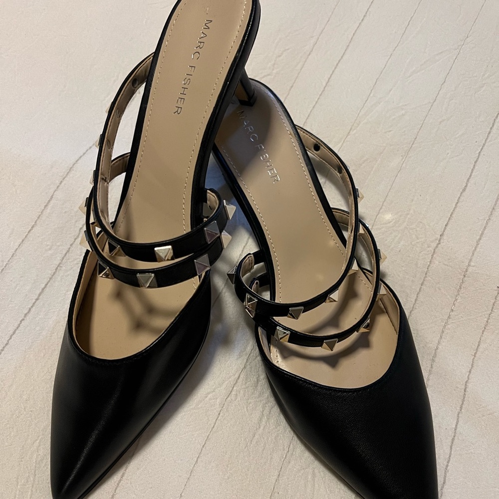 Marc Fisher New never worn kitten heels